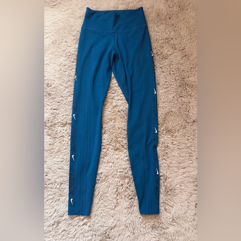 Nike Teal Athletic Leggings